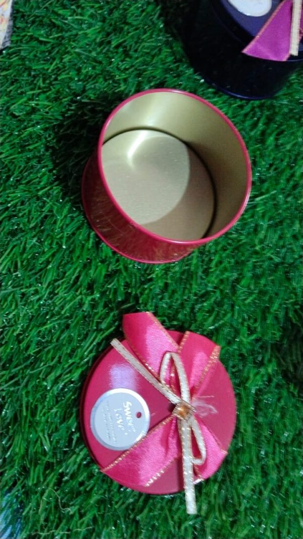 Round Metal box for Ellu Bella