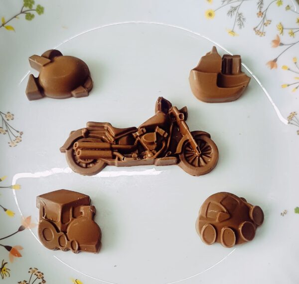 Vehicle themed Plain milk chocolates