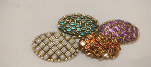 Kundan saree pin - Image 2
