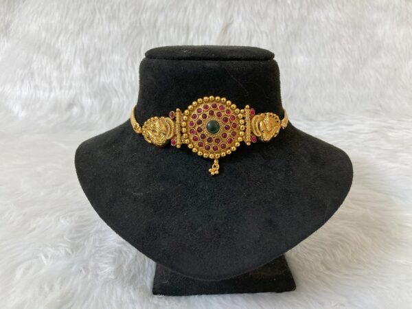 Elegent Kemp High Neck Choker With Jumka