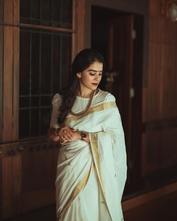 Traditional gold look Haram - Image 9