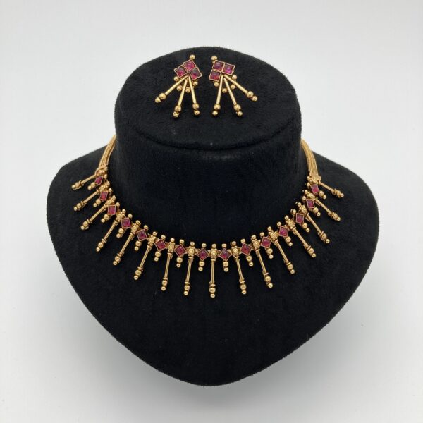 Cute Kemp Spike Necklace