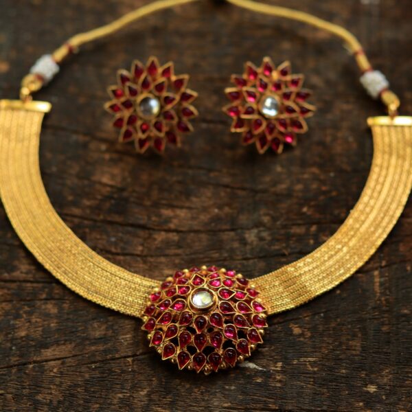 Elegant Semi Traditional Kemp Necklace - Image 2