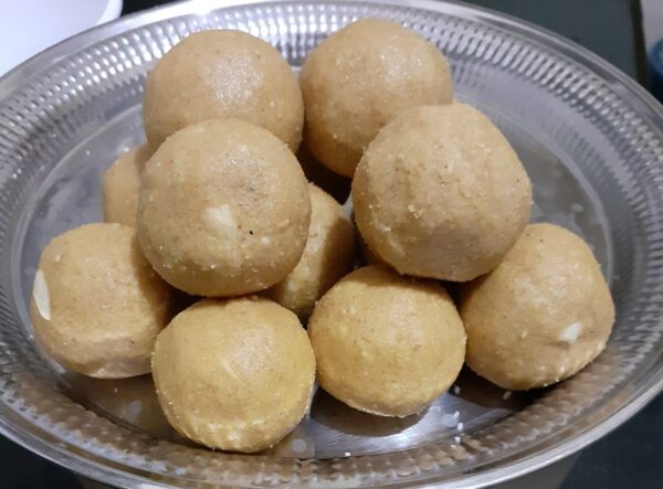 Wheat laddu